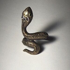 Gold Snake Ring. Vintage Lucky Brand. Sz 7 crystal accents